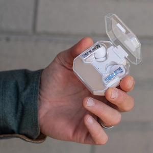 Écouteurs transparent avec étui de chargement compact personnalisable