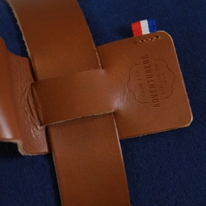 Plaid made in France livré avec sangle de portage en cuir personnalisable