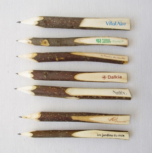 Crayon en bois brut - petit modèle personnalisable
