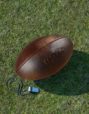 Ballon de rugby rétro en cuir véritable brun patiné à la main - Taille 5 personnalisable
